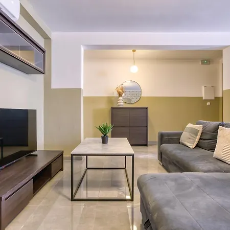 Stylish 3br In The Centre Of St Julian With Wifi By 360 Estates Апартаменты Сент Джулианс