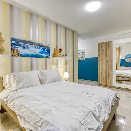 Stylish 3br In The Centre Of St Julian With Wifi By 360 Estates Апартаменты *