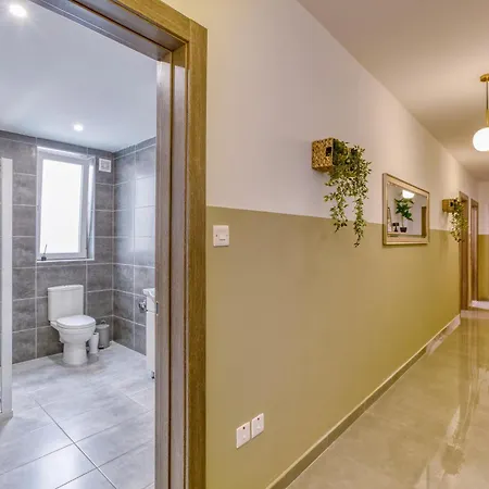 Апартаменты Stylish 3br In The Centre Of St Julian With Wifi By 360 Estates Сент Джулианс