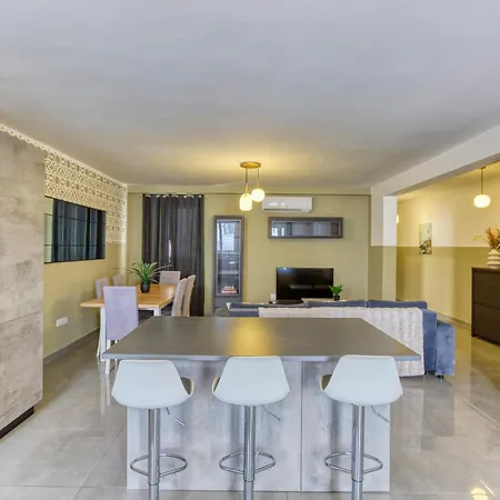 Apartmán Stylish 3br In The Centre Of St Julian With Wifi By 360 Estates *